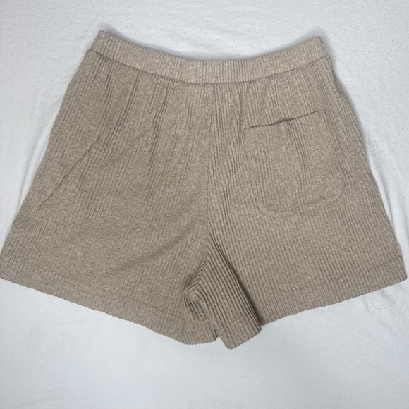 Alo Yoga Muse Shorts Ribbed Knit Light Tan Workout Athletic Lounge Gym Medium - Picture 4 of 6